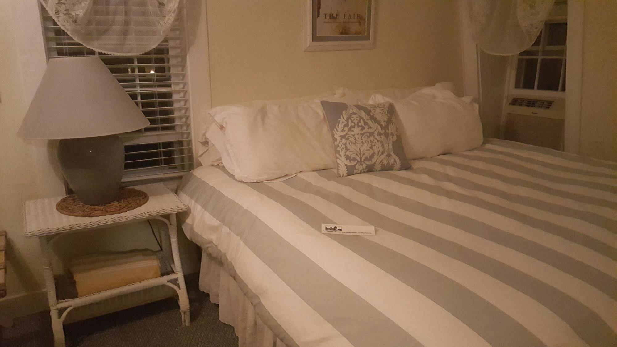 The 1720 House Bed & Breakfast วินยาร์ดเฮเวน ภายนอก รูปภาพ